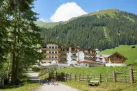 Adler Inn Tyrol Mountain Resort Superior فنادق في Hintertux