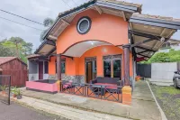 RedDoorz Resort at Ciater 3 Hotels near BPH bukit payawangan hegar manah