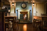 The Fenwick Steak & Seafood Pub Hotels in Melling-with-Wrayton