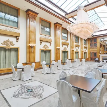 Woodbine Hotel & Suites