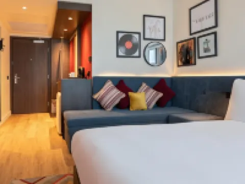 埃士佛德國際希爾頓歡朋酒店 鄰近阿什福德國際車站的酒店