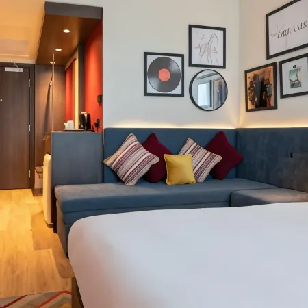 Hampton by Hilton Ashford International