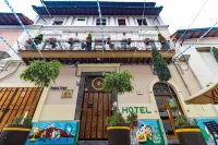 Friends Hotel & Rooftop - Historic Center & Museums Hotels near Carondelet Palace