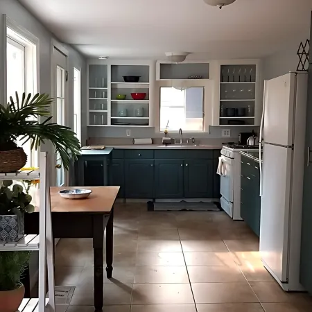 Charming/Private Home on Deodar Pine-lined St.