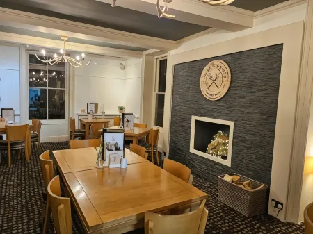 Old Orleton Inn Отели в г. Лейтон энд Итон Константин