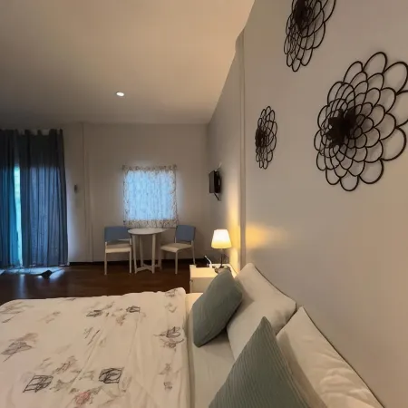 Baan Thon Beach Resort Отели в г. Наратхиват