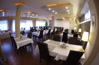 Hotel Vadászkürt Superior Hotels in Szekesfehervar