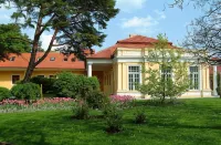 Ensana Vila Trajan Отели в г. Пьештяны