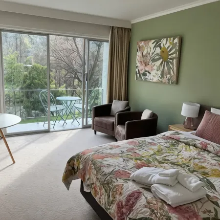 Riverbank Park Motel