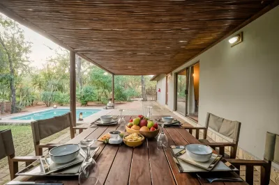 Nzenga Lodge Hotels near Hoedspruit Wildlife Estate