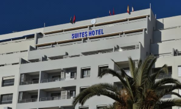 Le Yacht Suites Hotel