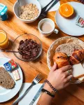 Georges Hostel & Café - Hostels