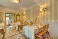 Landhotel Lindenhof Hotels in VohenstrauB