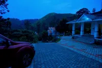 Falcon Crest - parking