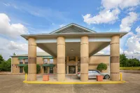OYO Hotel Texarkana Trinity AR Hwy I-30 Hotels in Texarkana