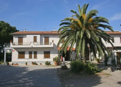 Hotel RESIDENCE Ristorante biologico I Briganti di Capalbio con PISCINA vasca IDROMASSAGGIO e SPA a Capalbio MAREMMA TOSCANA Hotel a Capalbio