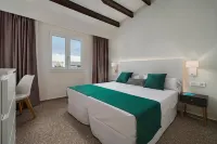 AluaSun Far Menorca Hôtels à proximité de l'Aéroport de Minorque
