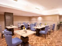 ASTER GRAND BY ZENQ SAKET Hotels near Saket