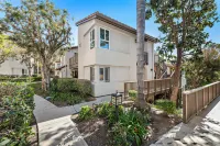 Cozy Retreat- Spa, Fireplace, Balcony, Wifi, Ocean View