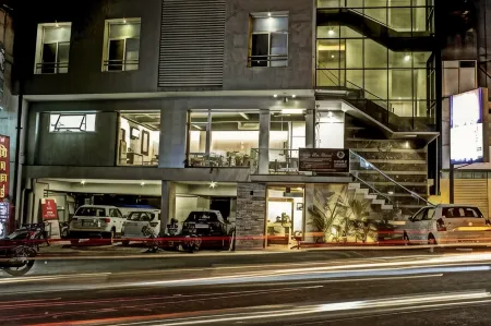 Hotel Sri Sri Executive Kolhapur Near Mahalaxmi Temple