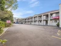 Dannemora Motor Inn Hotels near Howick