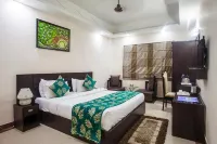 Palm Tree Hotel & Restaurant