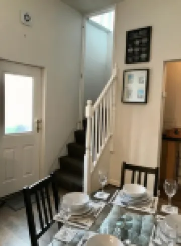 3 Bedroom House Close to M6 & M55