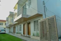 Executive Inn Guest House Hotels near Jam e Masjid Imam Ahmed Raza Dawat e Islami