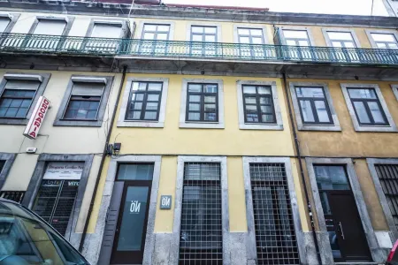 Oporto Near Apartments Отели рядом с достопримечательностью «Palacete do Barão de Nova Sintra»