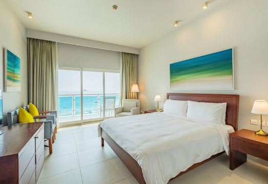 Radisson Blu Resort Fujairah Over view