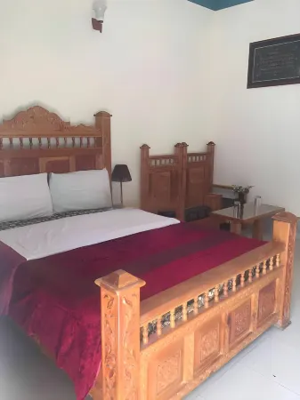 Park Continental Hotel & Restaurant Отели рядом с достопримечательностью «Qambar Chowk»