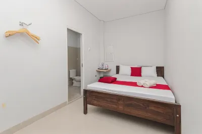 RedDoorz @ Gedangan Sidoarjo Hotel dekat Palapa Toserba Kalijaten Sepanjang Sidoarjo