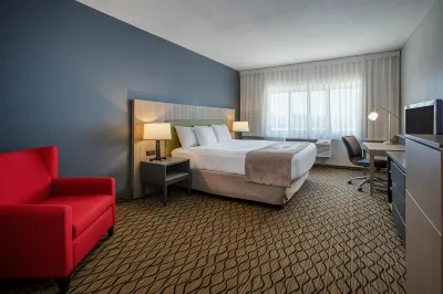 Days Inn & Suites by Wyndham Rochester Hills MI Hotels near Metro 37 Recording Studio