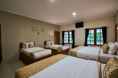 Tlogo Resort & Goa Rong View Hotel dekat Masjid Jami Almubarok Mendiro