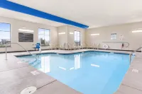 Cobblestone Hotel & Suites - Lynden - Pools