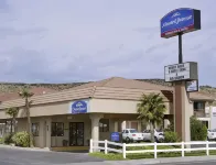 Howard Johnson by Wyndham St. George Hotel & Suites Hotels near St. George Utah Temple