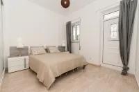 2Bedroom House Cozy Typical Restored Single Storey 5 Min from the Fuseta Beach Hotels in Fuseta