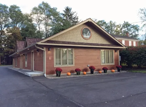 The Fields of Eden Inn Hotels in Angola-on-the-Lake