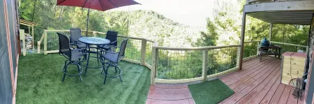 Private Mountain View cabin on 5 acres, great patio with creek below back patio.