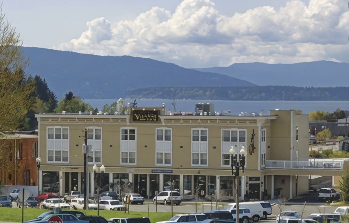 Fairhaven Village Inn