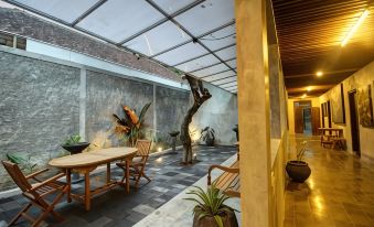 Watu Agung Guest House