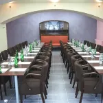 호텔 오크레스니 덤 흐라데츠크랄로베 호텔