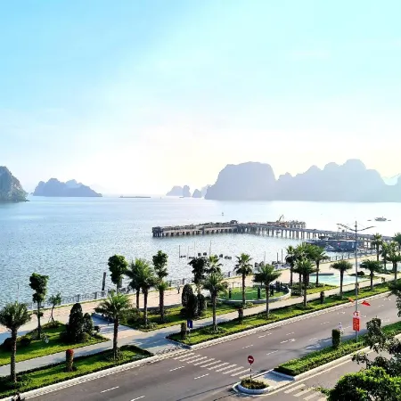 Royal Hotel Halong - Hon Gai