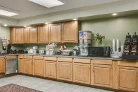 Super 8 by Wyndham Manhattan KS - Frühstück