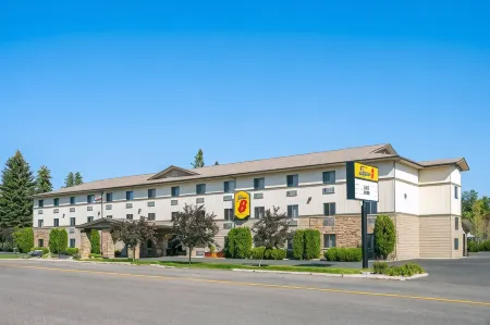 Super 8 by Wyndham Kalispell Glacier National Park