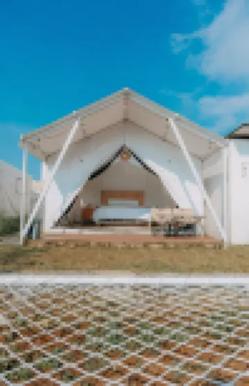 HappyNest Glamping and Villa Dieng