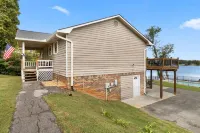 The All Seasons Resort: Pool, Hot Tub,  & Private Dock