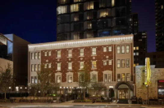 Viceroy Chicago Hotels in 