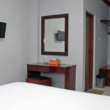 Hotel New Idola
