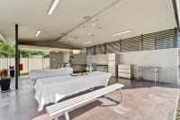 Cityville Apartments & Motel